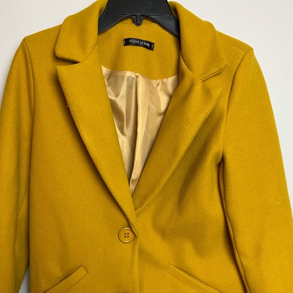 Warm yellow coat with satin lining - Picture 2 of 5